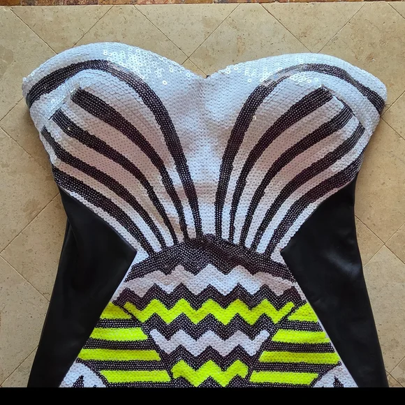 bebe Strapless Dress with Black and Neon Yellow Pattern - Picture 2 of 10